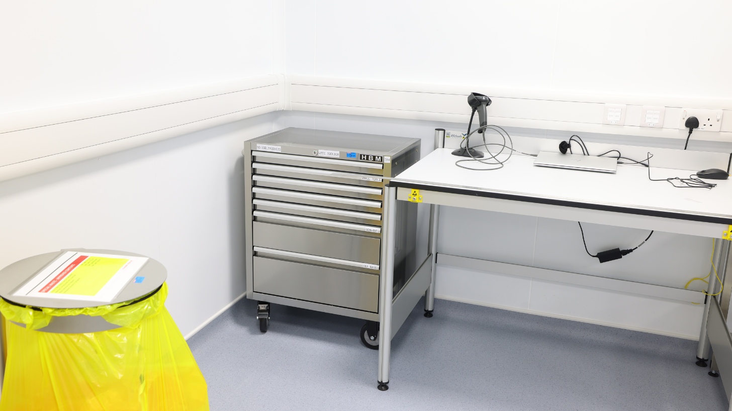 450m² Temperature & Humidity Controlled Cleanroom For Plexus Corp