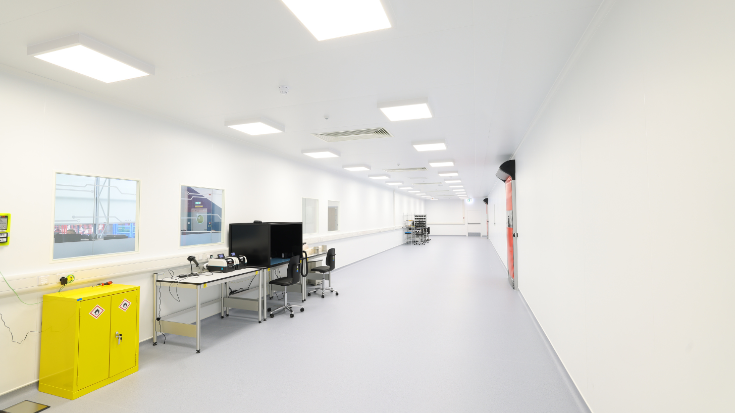 450m² Temperature & Humidity Controlled Cleanroom For Plexus Corp