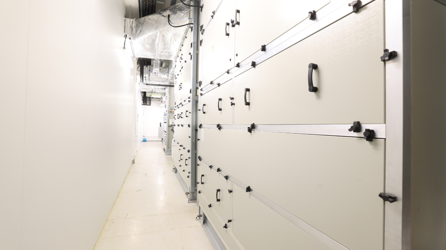 450m² Temperature & Humidity Controlled Cleanroom For Plexus Corp