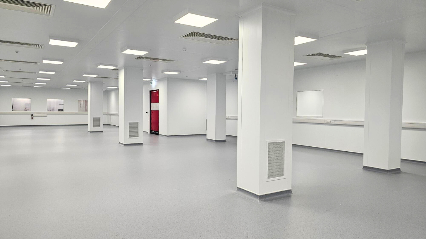 450m² Temperature & Humidity Controlled Cleanroom For Plexus Corp